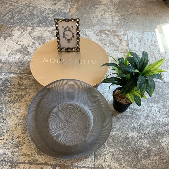 Nordstrom Accessories - Gray/Silver Nordstrom Hat with Hard Hat Box